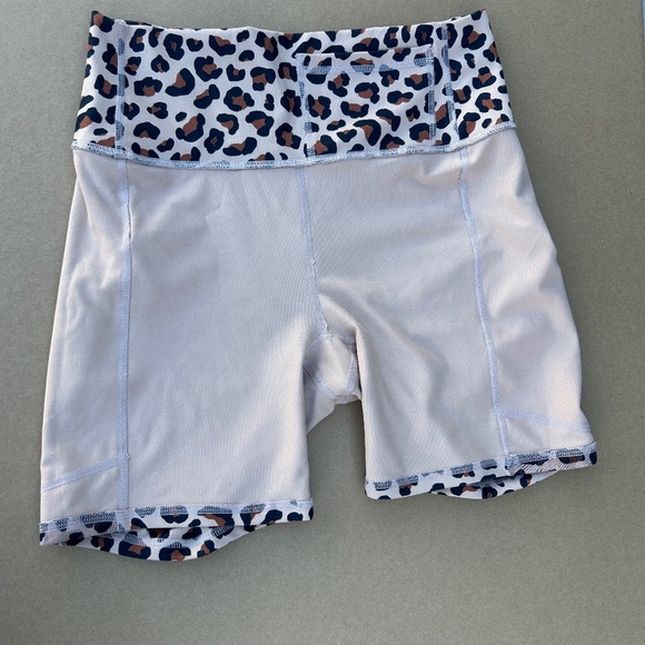 Fabletics Cheetah PowerHold High-Waisted On-The-Go Shorts - Picture 8 of 12